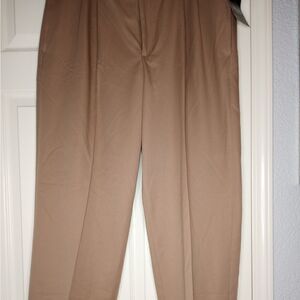 NWT MEN'S BOTANY 500 DRESSCASUAL PANTS SIZE W38 CUFFES BRITISH TAN PLEATED NWT.